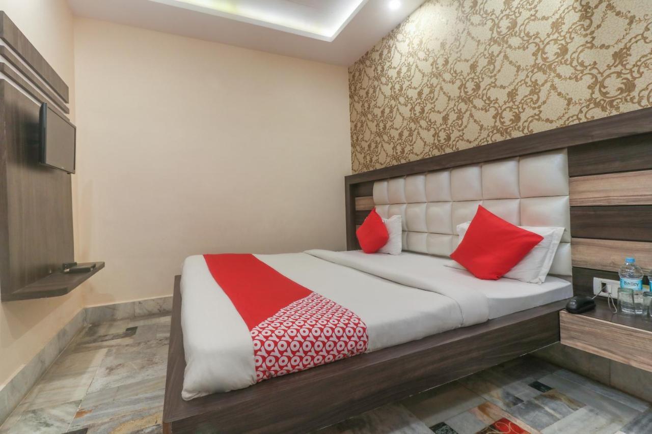 Oyo 60651 Hotel Arya Варанаси Экстерьер фото