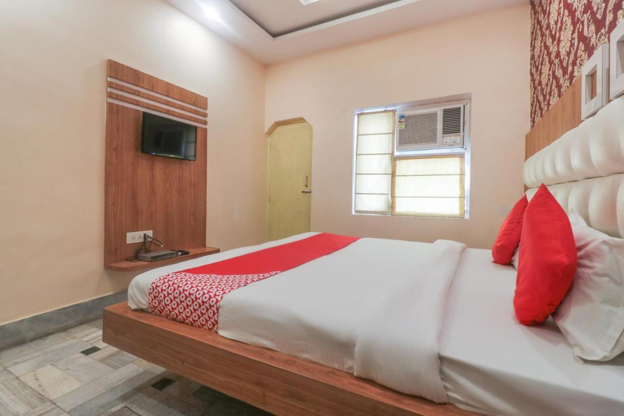 Oyo 60651 Hotel Arya Варанаси Экстерьер фото