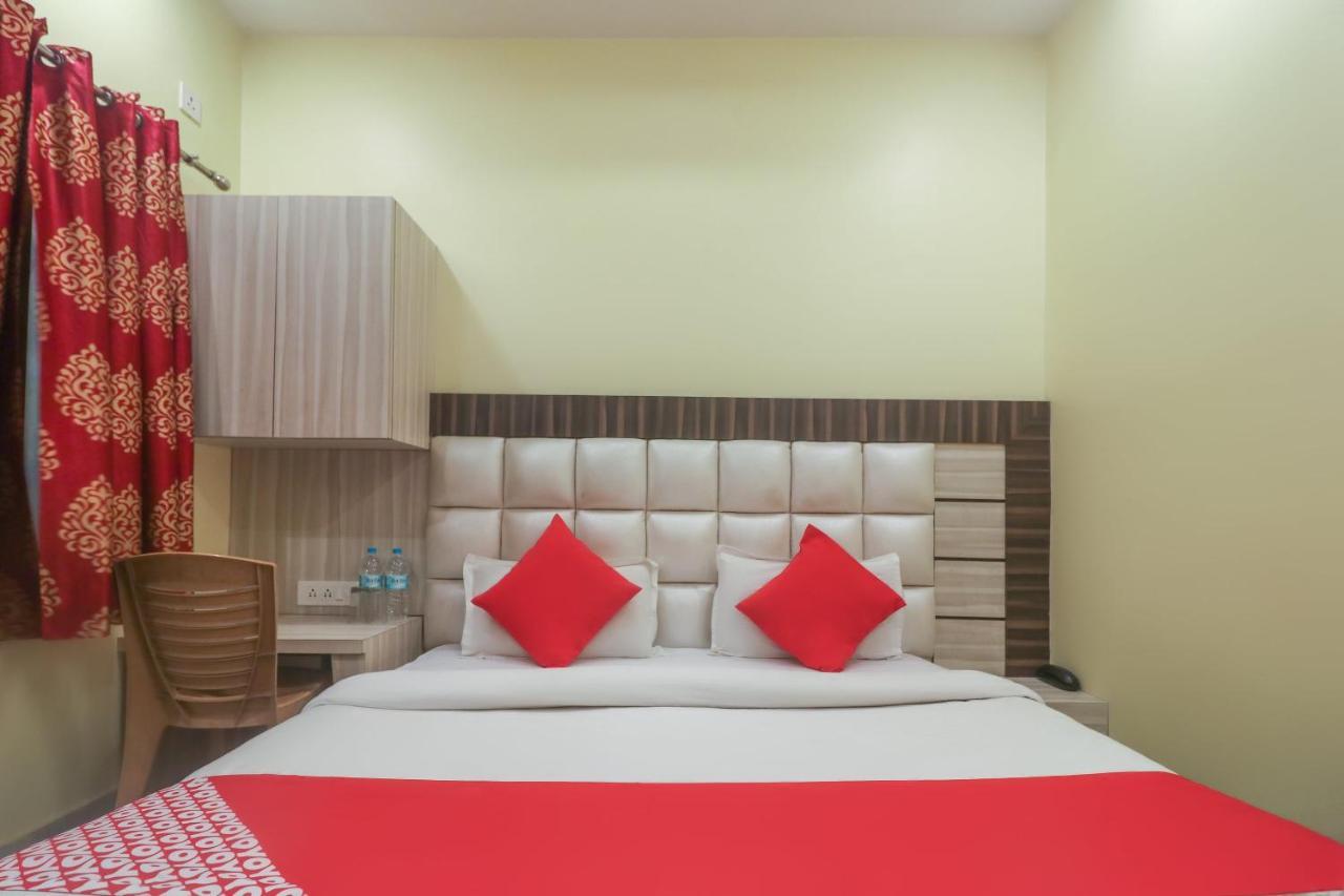 Oyo 60651 Hotel Arya Варанаси Экстерьер фото
